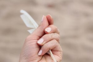 EFFECTIVE BEAUTY TRICKS FOR DAMAGED AND DRY NAILS