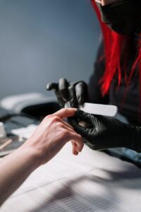 FOLLOW A GOOD FILING TECHNIQUE TO AVOID DAMAGING YOUR NAILS