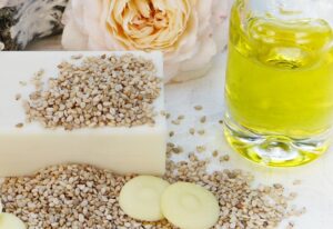 SESAME OIL TO ENHANCE THE HAIR HEALTH